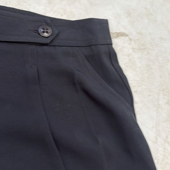 Classic Black Women's Shorts - Trina Turk Size 8 - Simple Black - Like New - Picture 4 of 5